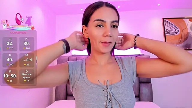 martina mancini online show from November 28, 2025, 12:41 pm