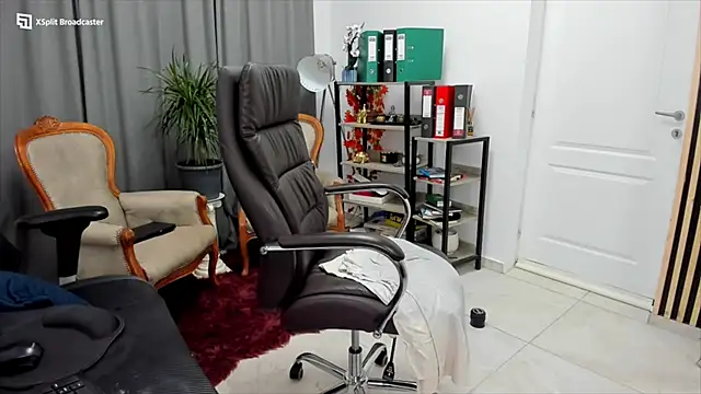 Snapshot of fireflowers_ chatting on December 14, 2024, 1:06 am fireflowers online show from December 14, 2024, 1:06 am