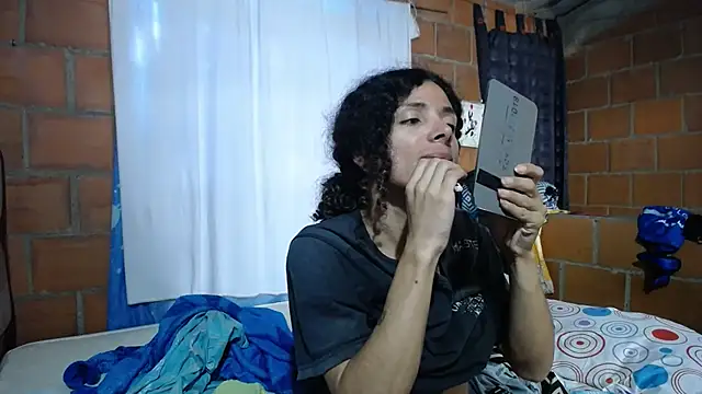 Nadia Monroe online show from September 19, 2025, 1:23 pm