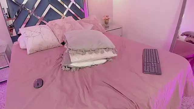 Miakhalifa 7 online show from March 15, 2025, 5:48 pm