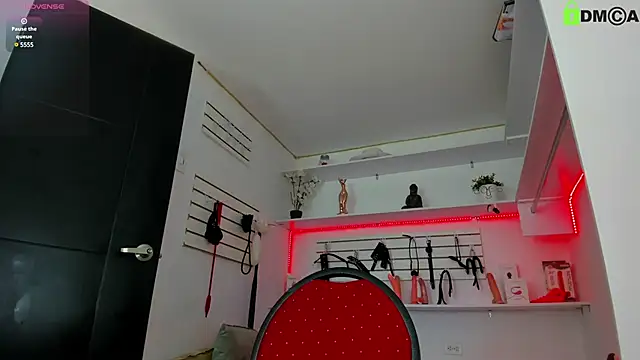 Alejandra Dunn online show from December 19, 2024, 1:18 pm