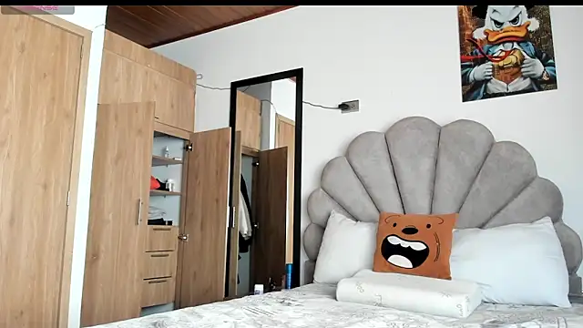 manucute 23  online show from March 4, 2026, 3:29 pm