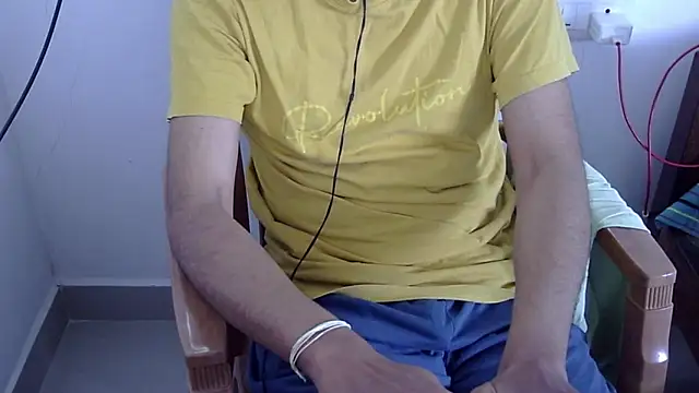 Snapshot of The_SHY_uncut chatting on May 12, 2026, 3:47 am The SHY uncut online show from May 12, 2026, 3:47 am