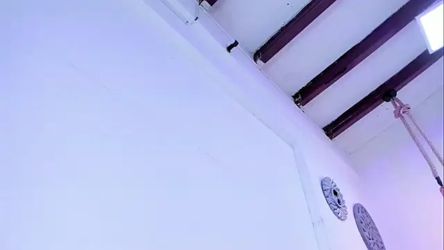 Oriana Guzman online show from January 7, 2025, 11:37 am