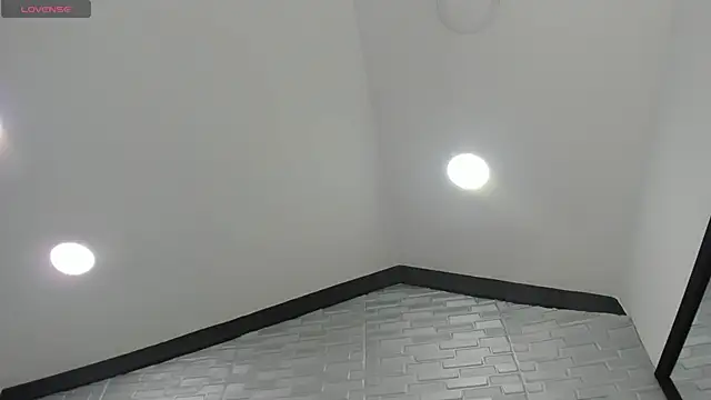 Oriana Guzman online show from March 3, 2025, 5:50 pm