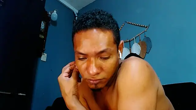 Grandeygruesa1 online show from February 10, 2025, 2:59 pm