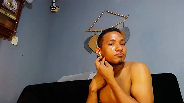 Grandeygruesa1 online show from February 28, 2025, 2:42 am