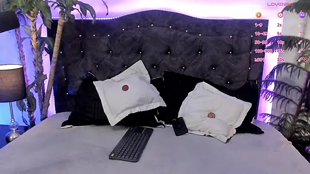 Snapshot of candy_canne__ chatting on January 11, 2025, 4:16 am candy canne online show from January 11, 2025, 4:16 am