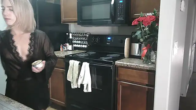 NatalieKneals online show from February 16, 2025, 7:04 am