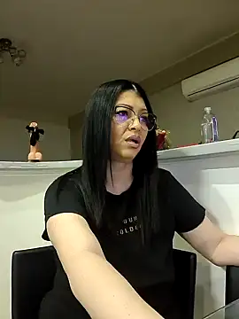 Milf Abigail online show from February 6, 2025, 11:04 pm