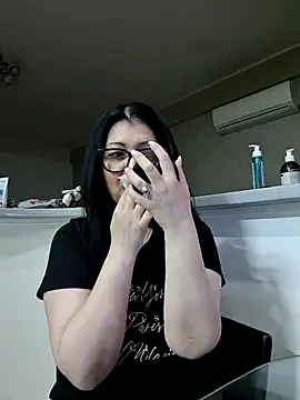 Milf Abigail online show from April 5, 2026, 11:57 pm