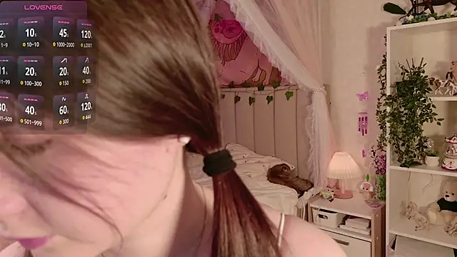 LeraKit online show from April 24, 2026, 4:20 pm