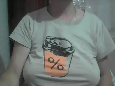 Snapshot of AnaXBerry chatting on July 6, 2026, 5:48 pm AnaXBerry online show from July 6, 2026, 5:48 pm
