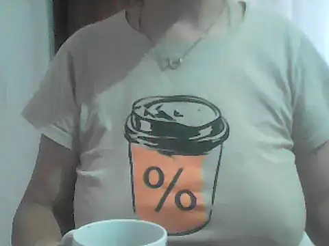 Snapshot of AnaXBerry chatting on July 10, 2026, 6:17 am AnaXBerry online show from July 10, 2026, 6:17 am