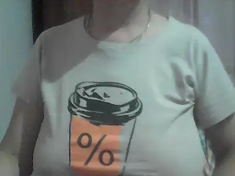 Snapshot of AnaXBerry chatting on July 19, 2026, 6:44 pm AnaXBerry online show from July 19, 2026, 6:44 pm