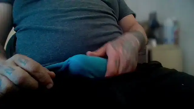 Snapshot of AlanDickson chatting on April 19, 2026, 4:06 pm AlanDickson online show from April 19, 2026, 4:06 pm