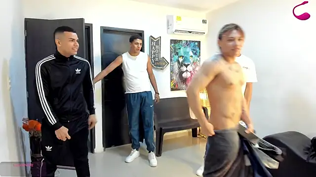 badguyss bisex online show from November 15, 2025, 11:29 am