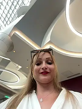 LadyTatiana Madam online show from July 9, 2026, 5:28 pm