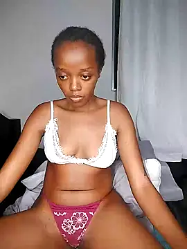 Bella kiki online show from January 5, 2025, 8:21 pm