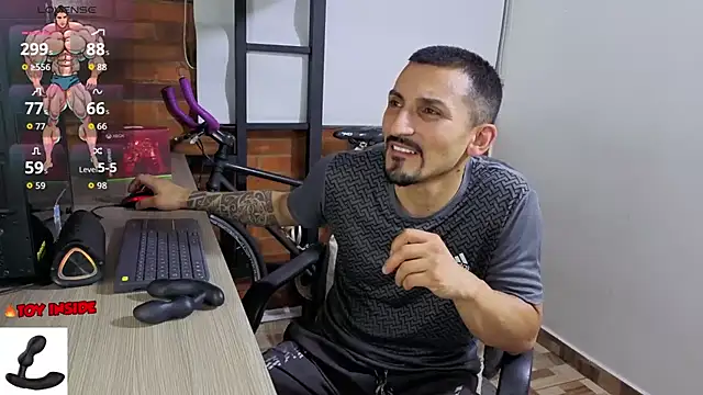Snapshot of Marck_Muscle chatting on July 16, 2026, 11:44 pm Marck Muscle online show from July 16, 2026, 11:44 pm