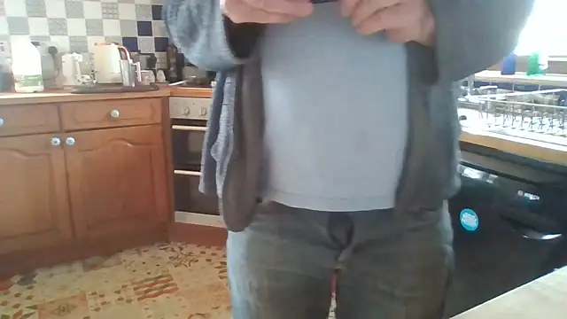 jakjak106 online show from March 12, 2026, 9:04 am