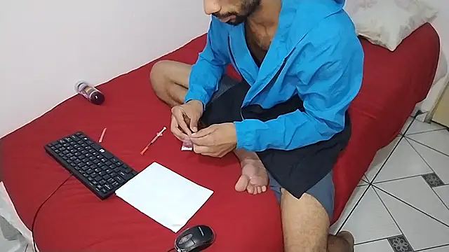 Snapshot of UncutToyBoy23cm chatting on March 11, 2025, 4:10 am UncutToyBoy23cm online show from March 11, 2025, 4:10 am