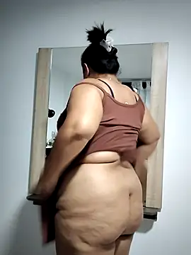 Snapshot of Mia_Adell_11 chatting on February 20, 2025, 3:01 am Mia Adell 11 online show from February 20, 2025, 3:01 am