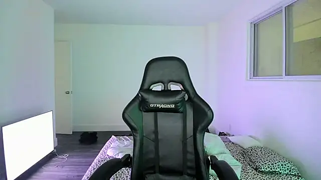 MelSaunders online show from February 16, 2025, 2:53 am