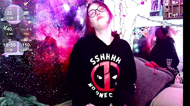 Snapshot of EverlyEster chatting on January 16, 2025, 4:07 am EverlyEster online show from January 16, 2025, 4:07 am