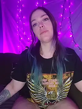 Snapshot of EverlyEster chatting on March 22, 2026, 10:13 pm EverlyEster online show from March 22, 2026, 10:13 pm