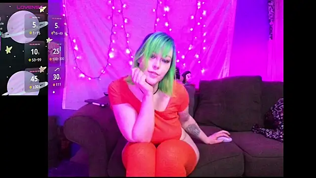 Snapshot of EverlyEster chatting on May 6, 2026, 4:19 am EverlyEster online show from May 6, 2026, 4:19 am