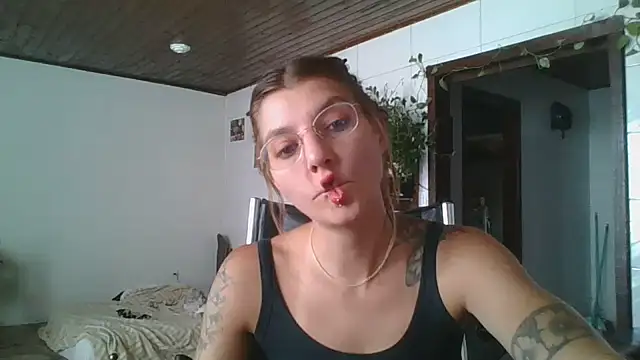 SweetyBabyDemon online show from January 14, 2026, 1:17 pm