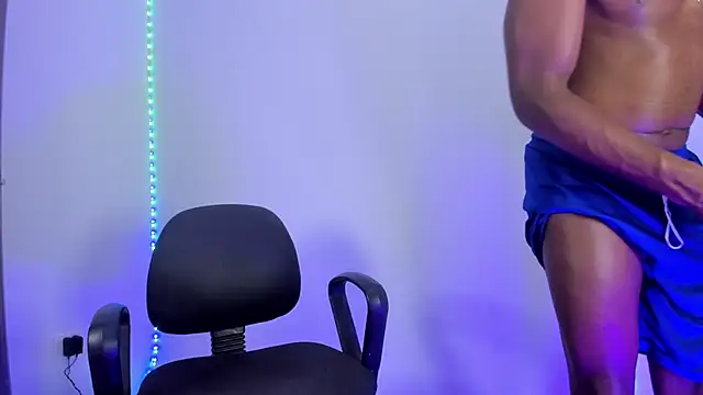 Snapshot of Master_Rimay chatting on February 14, 2025, 12:51 am Master Rimay online show from February 14, 2025, 12:51 am