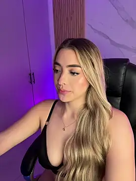 Snapshot of kyliejoness chatting on July 20, 2026, 2:48 am kyliejoness online show from July 20, 2026, 2:48 am