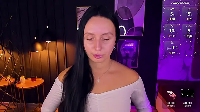 Snapshot of Christy_Calypso chatting on December 17, 2024, 2:23 am Christy Calypso online show from December 17, 2024, 2:23 am