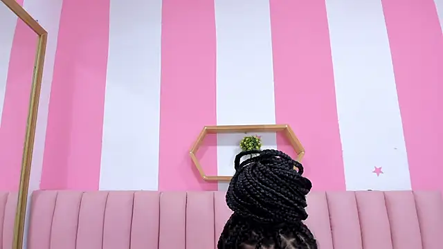 ISABELLA 020 online show from February 21, 2025, 12:06 pm