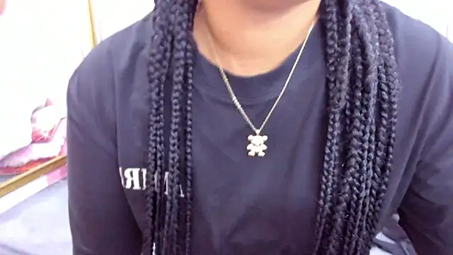 ISABELLA 020 online show from March 19, 2025, 11:39 am