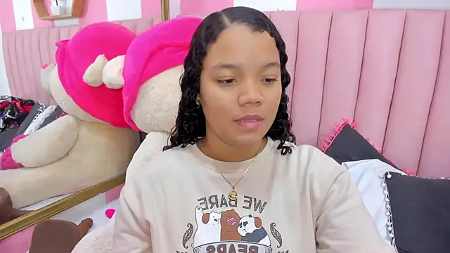 ISABELLA 020 online show from December 16, 2025, 12:21 pm