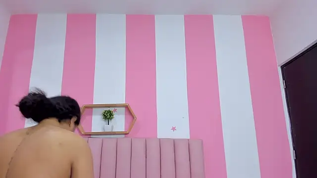 ISABELLA 020 online show from February 26, 2026, 12:37 pm