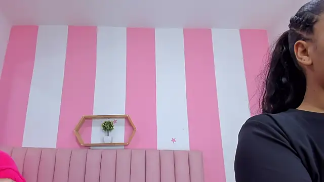 ISABELLA 020 online show from March 18, 2026, 12:30 pm