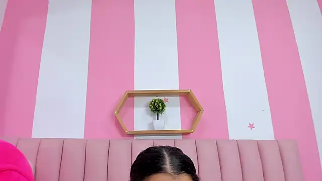 ISABELLA 020 online show from March 27, 2026, 1:11 pm