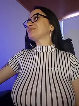 preetypeach online show from February 10, 2026, 8:02 pm