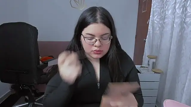 Aria Fullbuster online show from December 5, 2025, 8:49 pm