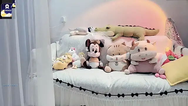 AKiKi711 online show from September 24, 2025, 3:48 pm