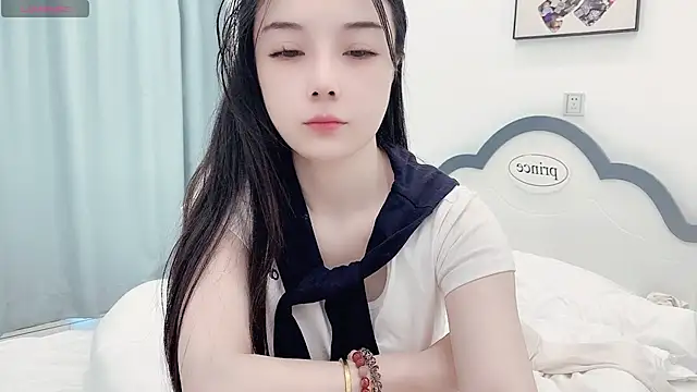 AKiKi711 online show from April 17, 2026, 4:48 am