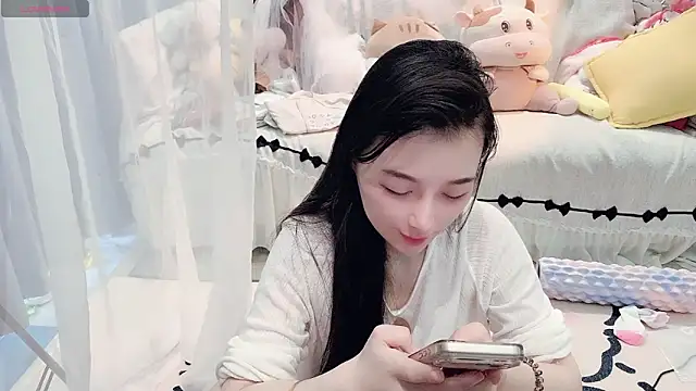 AKiKi711 online show from June 4, 2026, 4:51 am