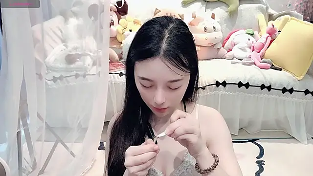 Snapshot of AKiKi711 chatting on June 15, 2026, 4:58 am AKiKi711 online show from June 15, 2026, 4:58 am