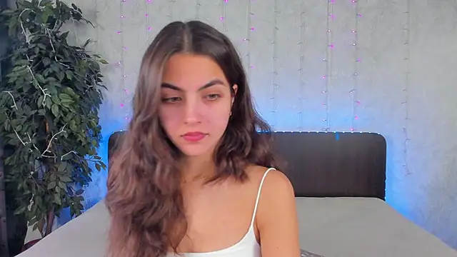Snapshot of Milana_Crystal_ chatting on December 5, 2024, 8:11 am Milana Crystal online show from December 5, 2024, 8:11 am