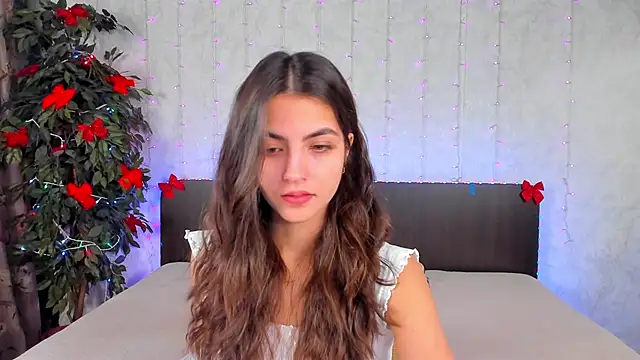Snapshot of Milana_Crystal_ chatting on January 17, 2025, 8:24 am Milana Crystal online show from January 17, 2025, 8:24 am