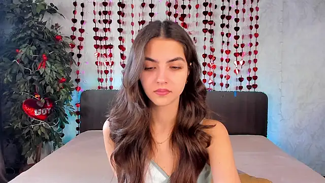 Snapshot of Milana_Crystal_ chatting on February 13, 2025, 8:27 am Milana Crystal online show from February 13, 2025, 8:27 am